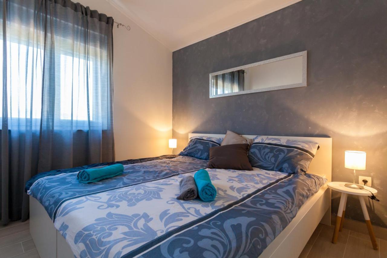 Apartments Didi Omisalj Luaran gambar