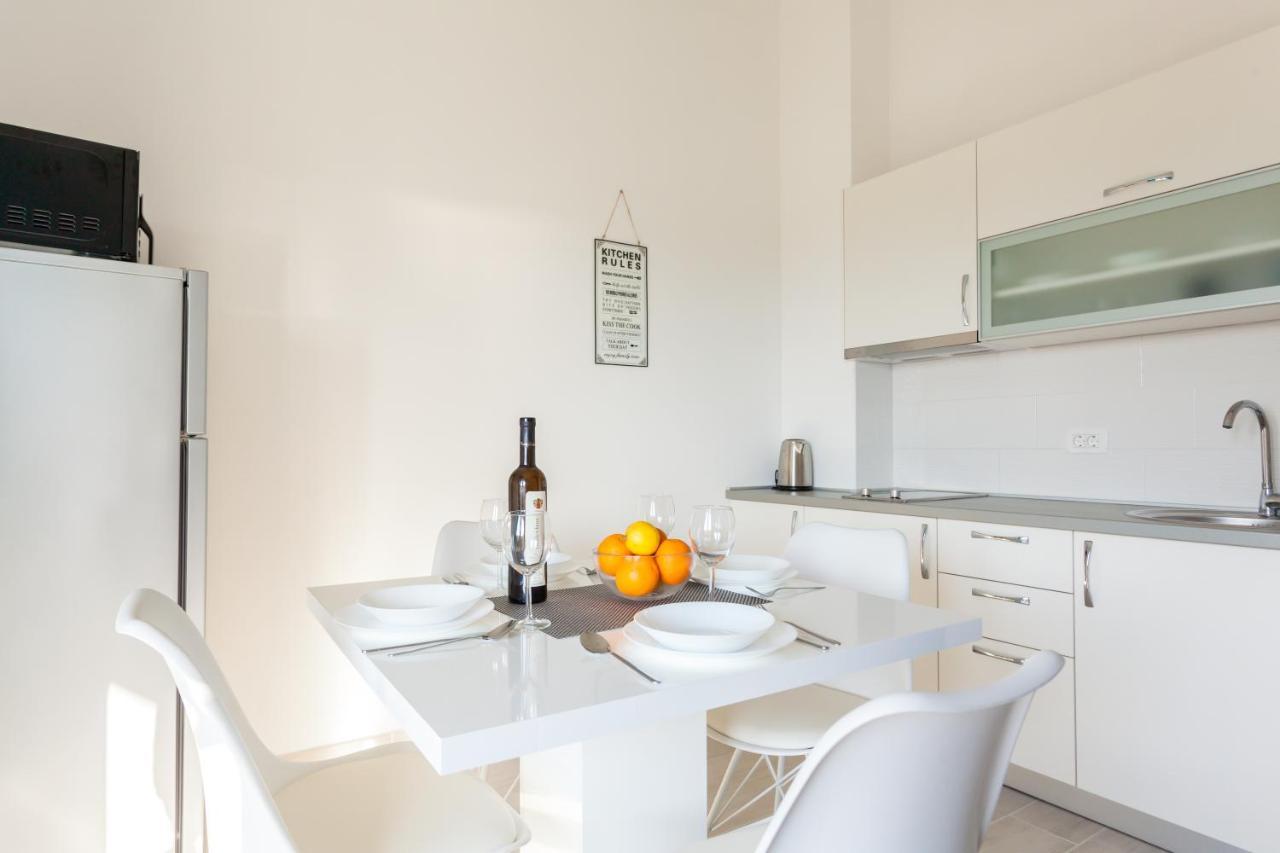Apartments Didi Omisalj Luaran gambar