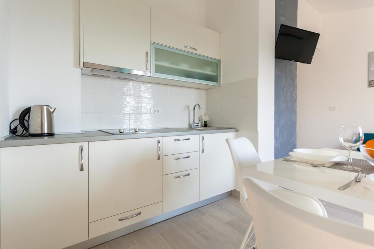 Apartments Didi Omisalj Luaran gambar